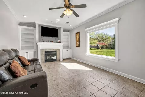 Living - 1735 Keenlan Dr, Hernando, MS 38632 photo 1 of 1