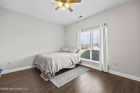 Bedroom - 1735 Keenlan Dr, Hernando, MS 38632 photo 2 of 5