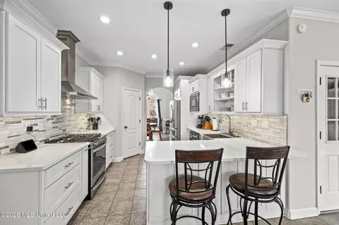 Kitchen - 1735 Keenlan Dr, Hernando, MS 38632 photo 3 of 3