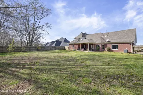 Exterior - 1735 Keenlan Dr, Hernando, MS 38632 photo 2 of 2