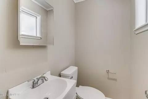 Bath - 511 E Old Pass Rd, Long Beach, MS 39560 photo 1 of 3