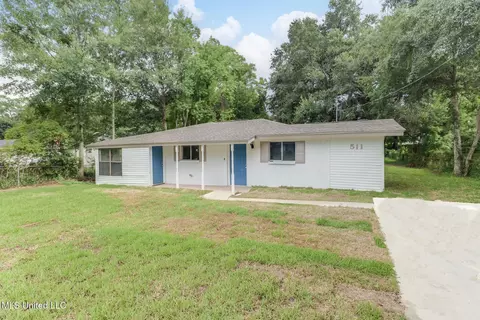 511 E Old Pass Rd, Long Beach, MS 39560