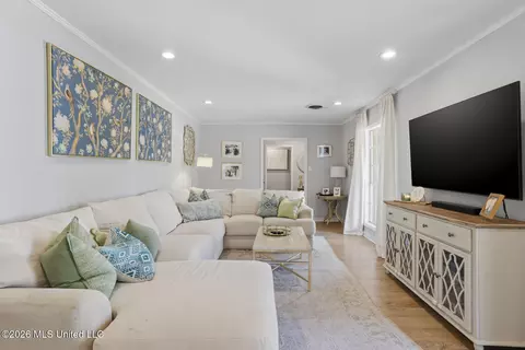Living - 4311 Roswell Ct, Jackson, MS 39211 photo 4 of 4
