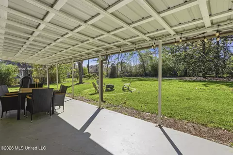 Exterior - 4311 Roswell Ct, Jackson, MS 39211 photo 4 of 7