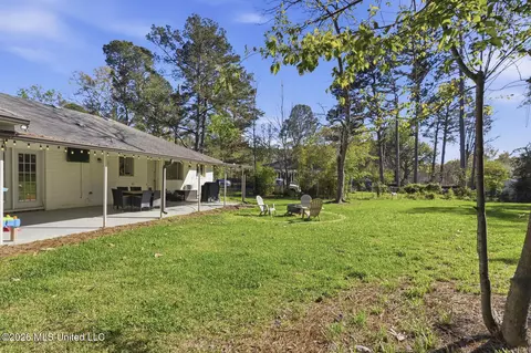 Exterior - 4311 Roswell Ct, Jackson, MS 39211 photo 5 of 7