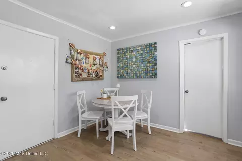 Dining - 4311 Roswell Ct, Jackson, MS 39211 photo 1 of 1
