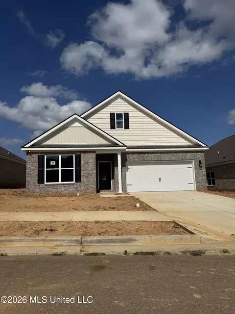 38 Spirit Dance Dr, Byhalia, MS 38611