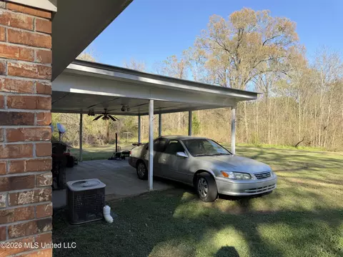 Exterior - 11 Knotts Rd, Natchez, MS 39120 photo 5 of 9