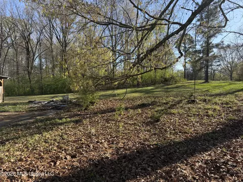 Exterior - 11 Knotts Rd, Natchez, MS 39120 photo 7 of 9