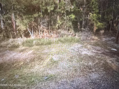 3078 Fifth St, Bay Saint Louis, MS 39520