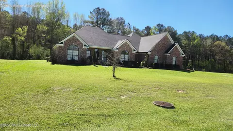 244 Levon Owens Dr, Terry, MS 39170