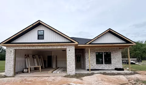 6685 Caraway Rd, Moss Point, MS 39562