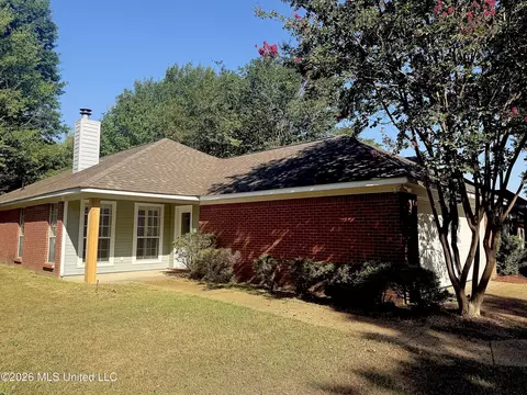 Exterior - 490 Brookstone Dr, Madison, MS 39110 photo 2 of 17