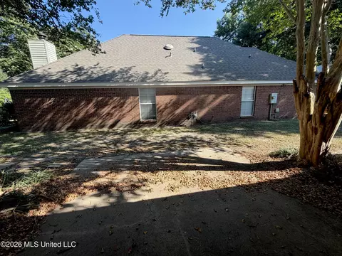 Exterior - 490 Brookstone Dr, Madison, MS 39110 photo 5 of 17