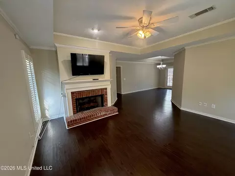 Living - 490 Brookstone Dr, Madison, MS 39110 photo 3 of 9