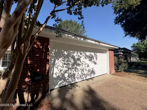 Exterior - 490 Brookstone Dr, Madison, MS 39110 photo 15 of 17