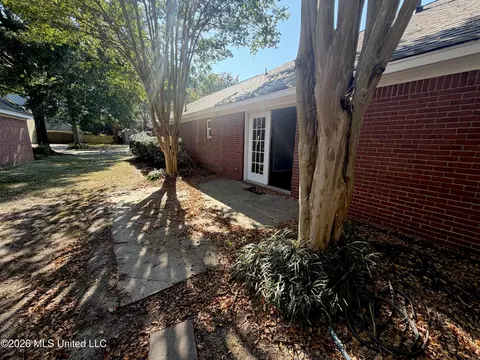 Exterior - 490 Brookstone Dr, Madison, MS 39110 photo 12 of 17
