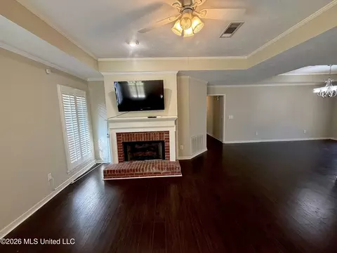 Living - 490 Brookstone Dr, Madison, MS 39110 photo 2 of 9
