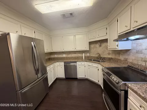 Kitchen - 490 Brookstone Dr, Madison, MS 39110 photo 1 of 7