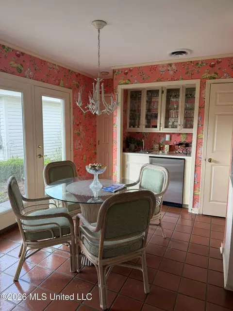 Dining - 213 Forrest Dr, Natchez, MS 39120 photo 3 of 3