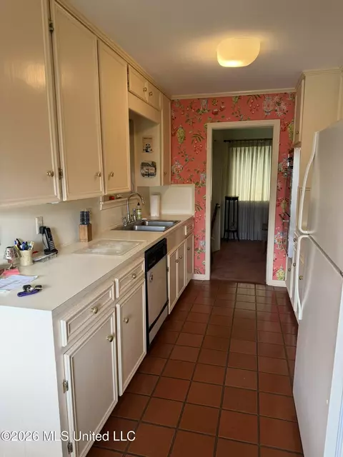 Kitchen - 213 Forrest Dr, Natchez, MS 39120 photo 1 of 2