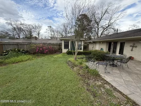 Exterior - 213 Forrest Dr, Natchez, MS 39120 photo 4 of 9