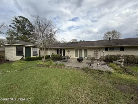 Exterior - 213 Forrest Dr, Natchez, MS 39120 photo 5 of 9