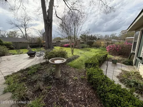 Exterior - 213 Forrest Dr, Natchez, MS 39120 photo 3 of 9