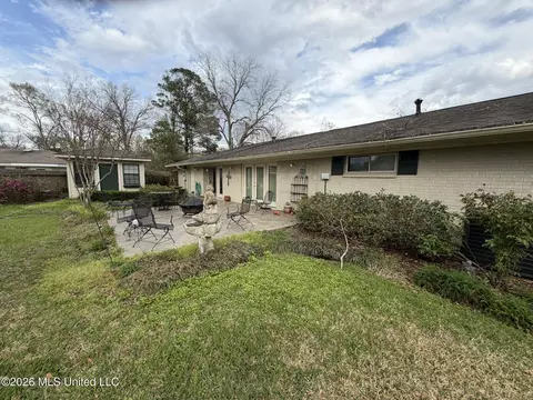 Exterior - 213 Forrest Dr, Natchez, MS 39120 photo 6 of 9