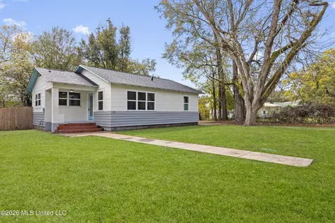 311 W Old Pass Rd, Long Beach, MS 39560