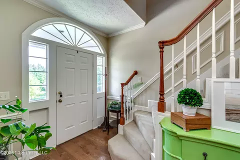 Entry Way - 2231 Sheffield Dr, Jackson, MS 39211 photo 1 of 4