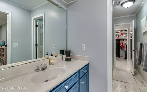 Bath - 2231 Sheffield Dr, Jackson, MS 39211 photo 6 of 7