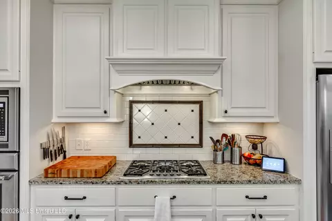 Kitchen - 2231 Sheffield Dr, Jackson, MS 39211 photo 5 of 7