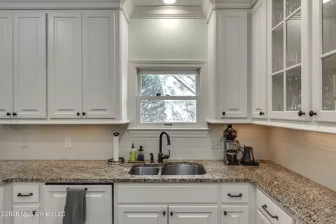 Kitchen - 2231 Sheffield Dr, Jackson, MS 39211 photo 7 of 7