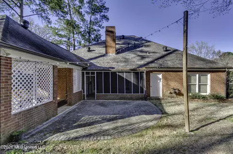 Exterior - 2231 Sheffield Dr, Jackson, MS 39211 photo 4 of 10