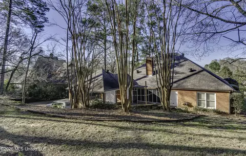 Exterior - 2231 Sheffield Dr, Jackson, MS 39211 photo 9 of 10