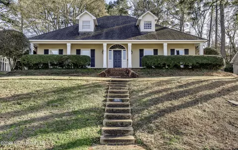 2231 Sheffield Dr, Jackson, MS 39211