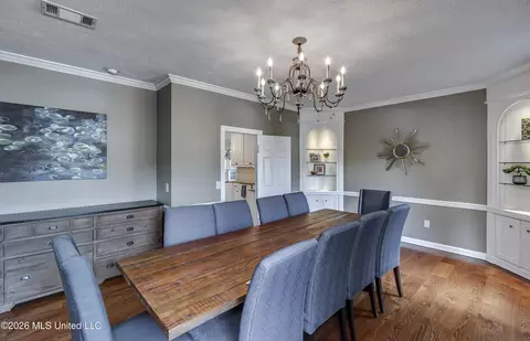 Dining - 2231 Sheffield Dr, Jackson, MS 39211 photo 5 of 7