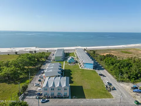 1515 E Beach Blvd #117, Pass Christian, MS 39571