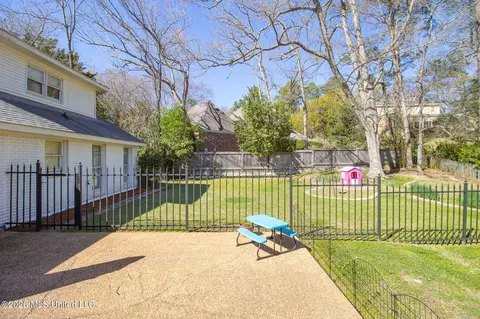 Exterior - 2004 S Petit Bois St, Jackson, MS 39211 photo 10 of 10