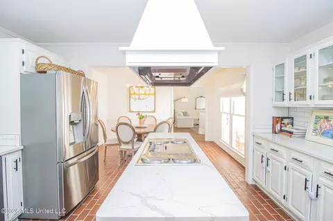 Kitchen - 2004 S Petit Bois St, Jackson, MS 39211 photo 4 of 4