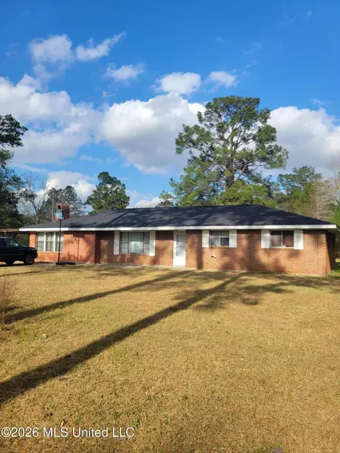96 Pine Grove Rd, Picayune, MS 39466