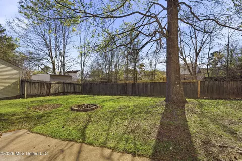 Exterior - 3037 Willow Dr, Brandon, MS 39042 photo 5 of 7