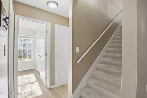 Entry Way - 3037 Willow Dr, Brandon, MS 39042 photo 2 of 4