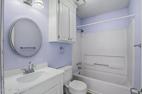 Bath - 3037 Willow Dr, Brandon, MS 39042 photo 1 of 3