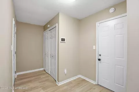 Entry Way - 3037 Willow Dr, Brandon, MS 39042 photo 1 of 4