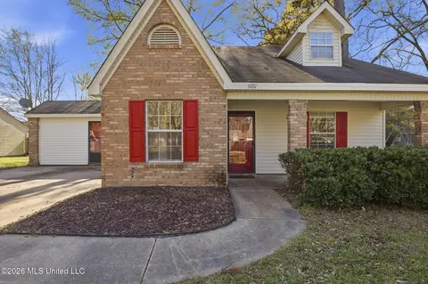 Exterior - 3037 Willow Dr, Brandon, MS 39042 photo 3 of 7