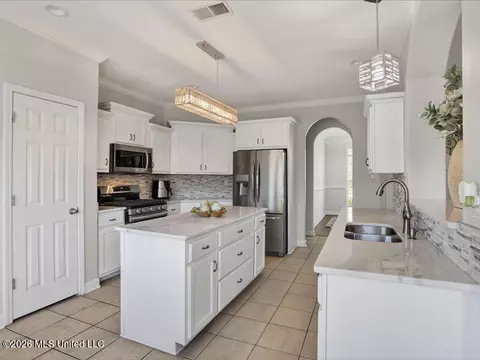 Kitchen - 911 Clair Cv, Hernando, MS 38632 photo 1 of 3