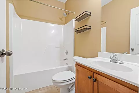 Bath - 6448 Skyler Rd, Walls, MS 38680 photo 2 of 3