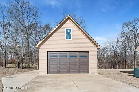 Exterior - 6448 Skyler Rd, Walls, MS 38680 photo 3 of 6